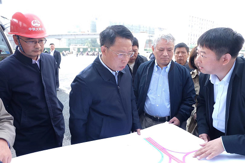 南昌市委副書記、市長劉建洋視察洪都大道快速化改造工程