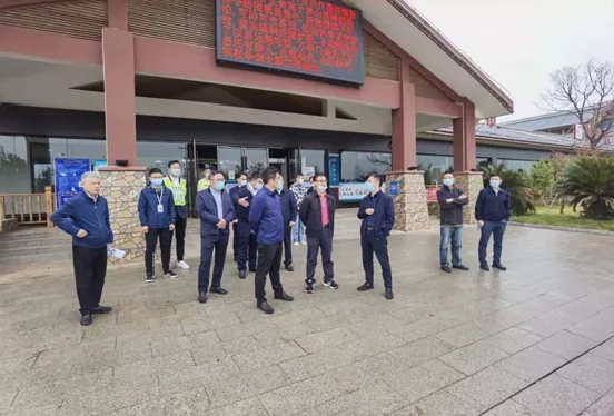 省交通運輸廳黨委委員、副廳長王昭春調(diào)研贛江服務(wù)區(qū)提質(zhì)升級