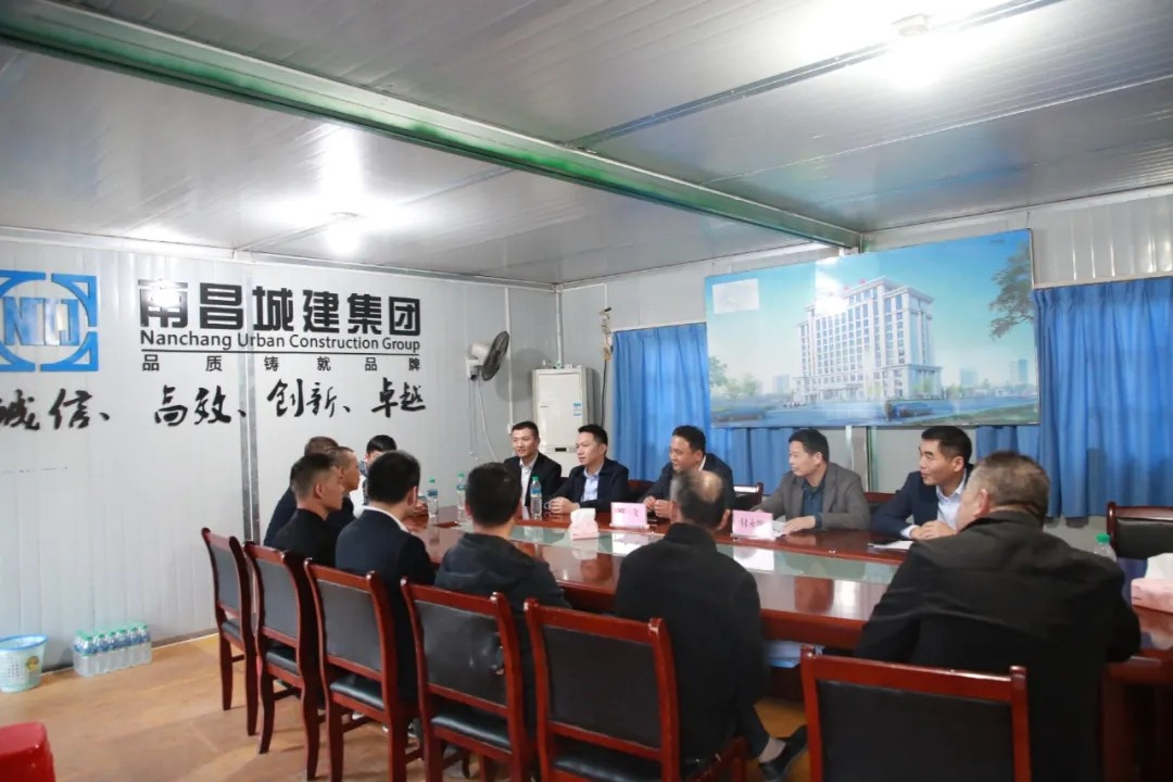 南昌城投集團(tuán)人武部開展傳承軍人精神，做集團(tuán)建設(shè)發(fā)展的“排頭兵”座談會