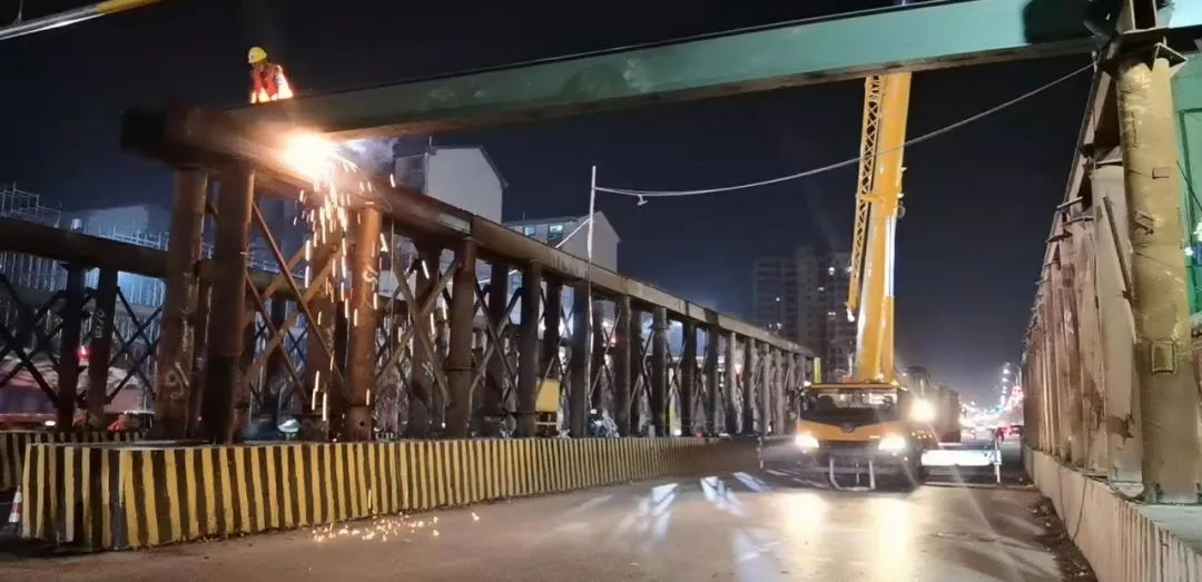 黨委書記、董事長涂建平現(xiàn)場調度南外環(huán)高速項目工程