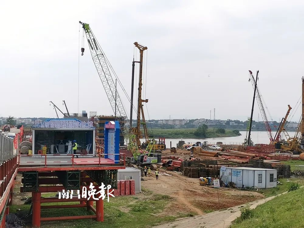 西二環(huán)高速項(xiàng)目召開動(dòng)員大會部署“強(qiáng)攻”二季度